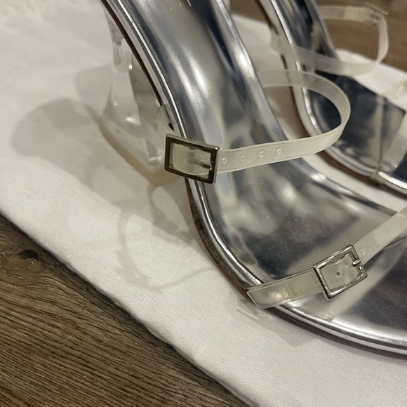 Raye Vienne Heel - Picture 4 of 8